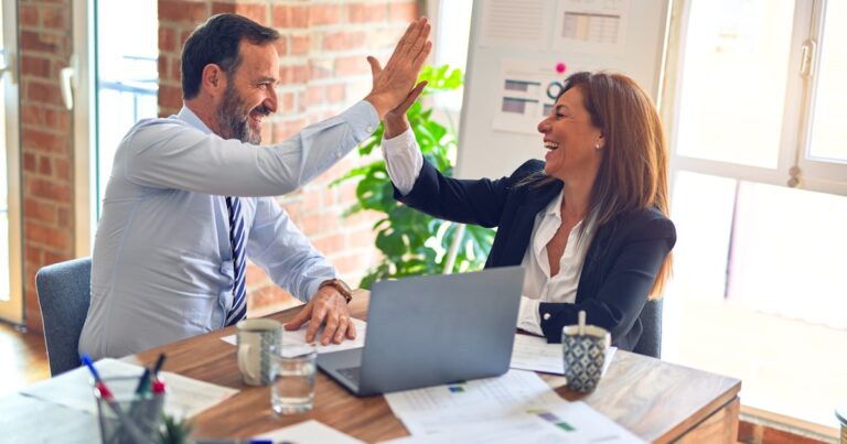 How to Become a Notary Signing Agent and Earn $75–$200 Per Appointment