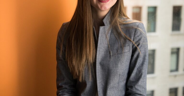 10 Gig Economy Jobs That Pay Over $20 an Hour in 2025